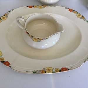 Simple elegant vintage dinnerwear